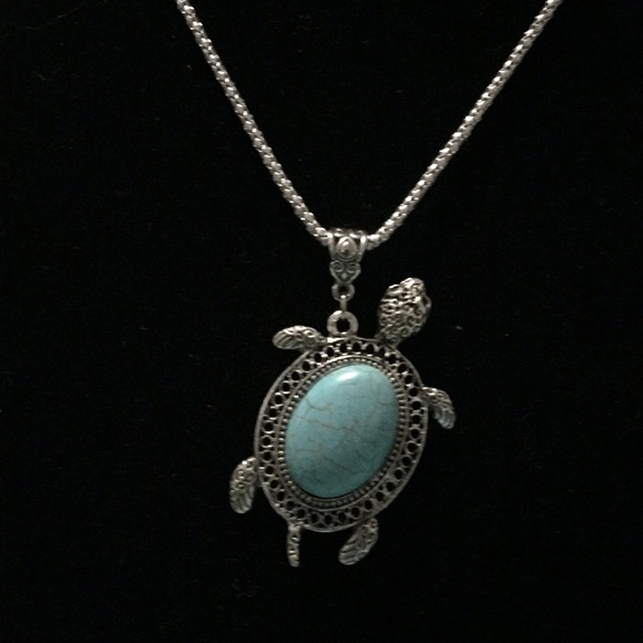GIFT IDEA Super Cute TURTLE necklace - Picture 3 of 4
